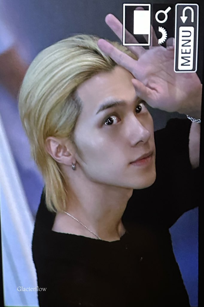 glacierflow99's tweet photo. 240804

#WayV #HENDERY #黄冠亨 #헨드리 https://t.co/HYHW2zsBBY