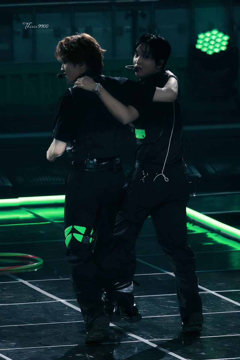 240804 8주년 🦁🐻

#markchan #맠동