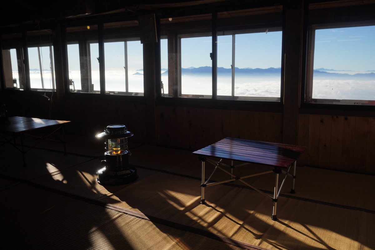mt_pompon_ppy's tweet photo. 2024.8.2-3 御嶽山 
低山を除くと2年ぶりの本格登山
日の出、雲海、満天の星空、ブロッケン現象、雷鳥、青緑色の三の池、石室山荘の食事、窓からの景色…素晴らしかった
しかし体力の衰えを感じた https://t.co/AUNEDFqHOm