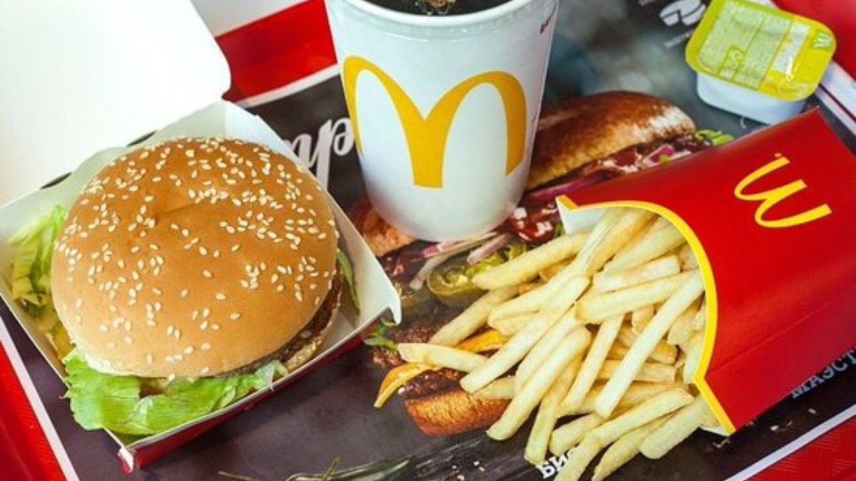 DWarner13851's tweet photo. Mcdonald's Lunch Start Hour

Time for a lunch break at McDonald’s Our lunch menu starts at 10:30 AM—grab your favorites and fuel up for the day ahead.

https://t.co/Xn2qKjL5Sk

. #McDonaldsLunch #LunchBreak #FoodieFix #QuickBite #LunchTime #McDonaldsMoments #feastandslumber https://t.co/Rjrq29xBXL