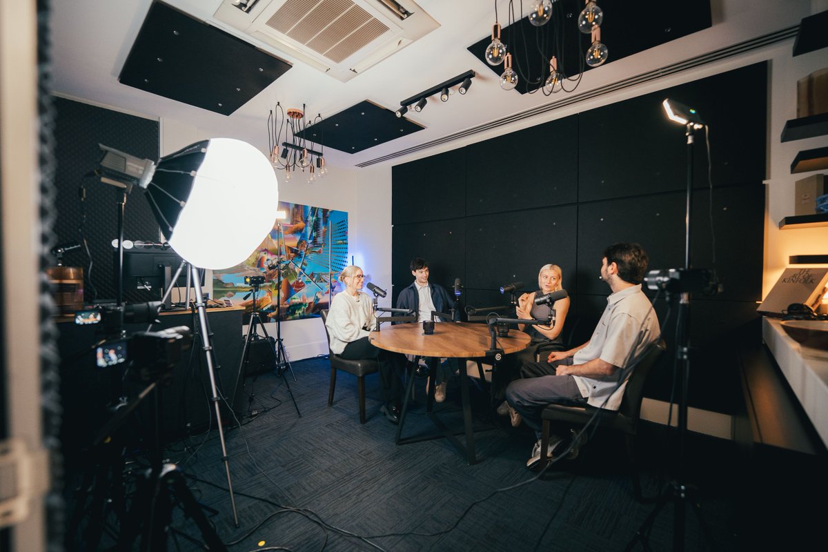 Podcasting in motion 📸 Have a glimpse into what our West Perth podcast studio looks like thanks to Rift Photography 🎙️
#Podcast #PodcastStudio #WABusiness #Perth #DigitalContent #VideoContentCreation #Podcaster #Podcasting #Studio #PodcastLife #PodcastCommunity #RecordingSession