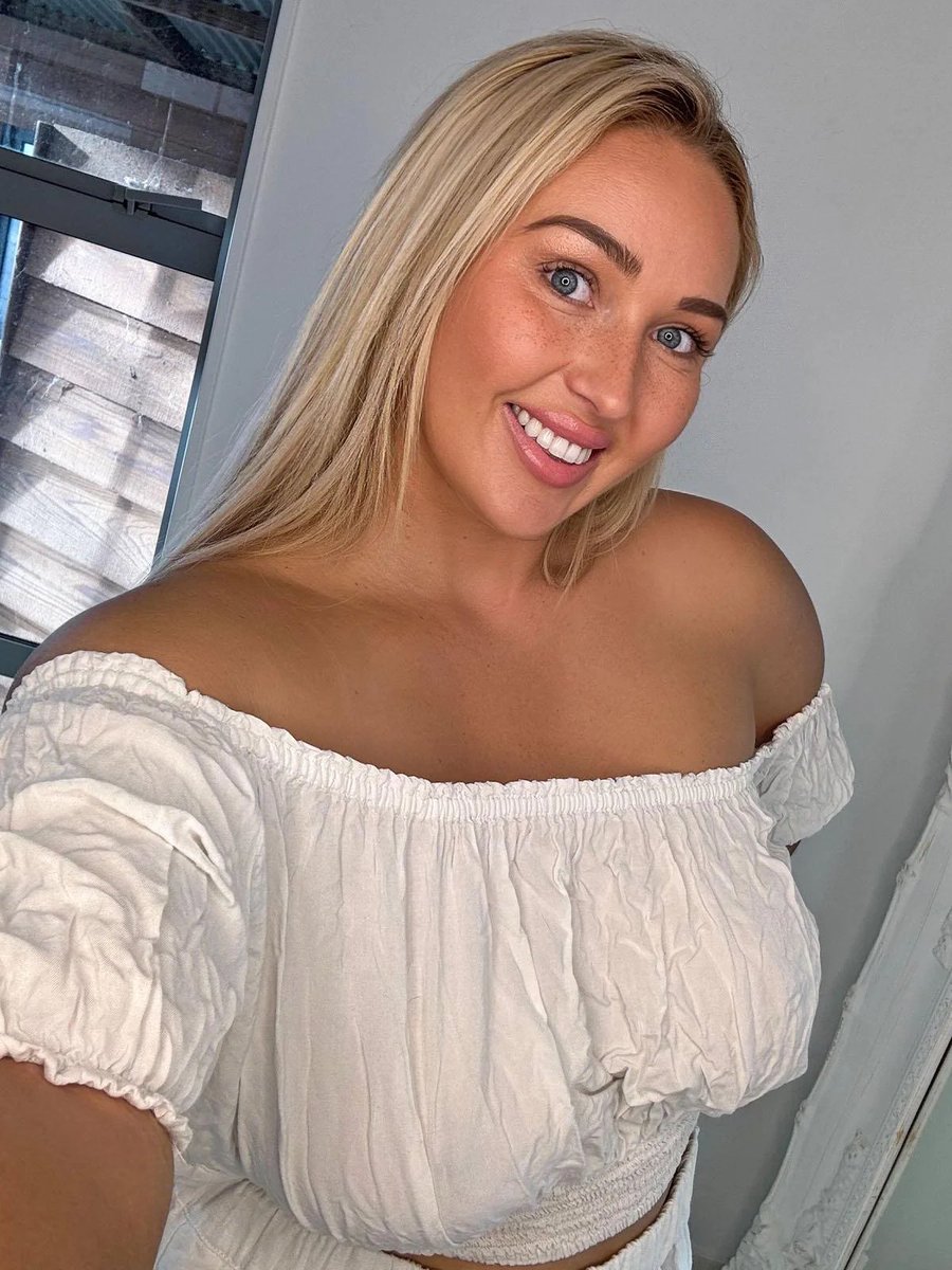 Alexia Hanna tweet media