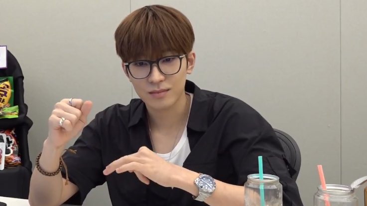 wonwooszone's tweet photo. the accessories 🙂‍↕️ https://t.co/nHlEgikzhS