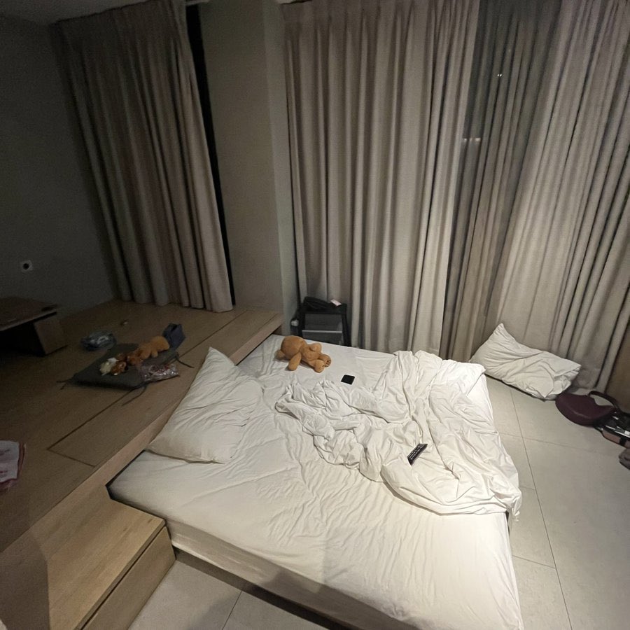 queerisy's tweet photo. "kalau ke jakarta nginep di mana ya?"

NIH AYOOO SAVE &amp; LIKE THREAD ini biar yang lain juga tau rekomendasi hotel daerah Jakarta start 300Ribuan udah include sarapan.

list hotel di sini yang pernah aku datangi &amp; pict taken by me! semoga membantu ~ https://t.co/n7JUr3bTpX