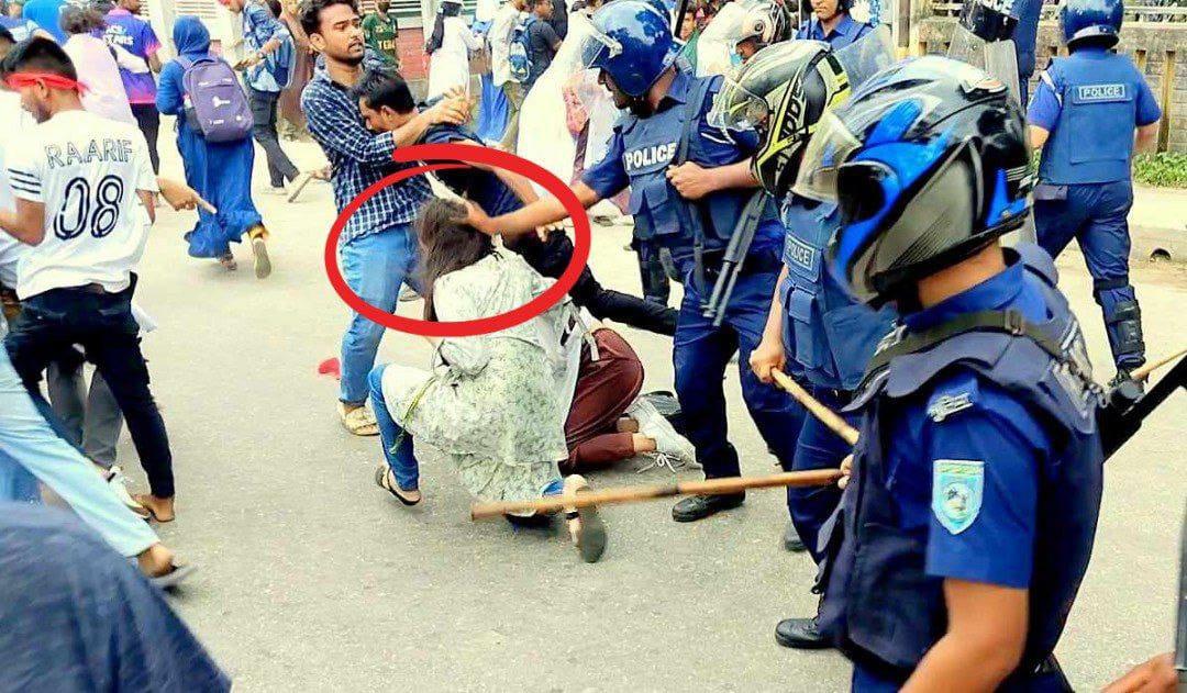 MJ00300's tweet photo. All eyes on #Bangladesh
Govt is killing and beating innocent people  everyday.
STEP DOWN FASCIST HASINA
#AlJazeeraEnglish #SaveBangladeshiStudents #StepDownHasina #StudentsUnderAttack @UNICEF @UNHumanRights @AJEnglish @nytimes @guardian @TheIndiaIndex https://t.co/1j8VRlSQrM