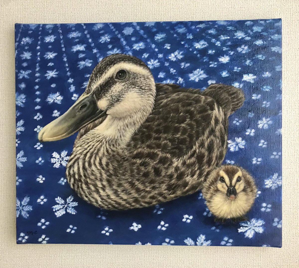65Rikonic's tweet photo. F8号　ちよちゃん🦆
思い出の絨毯の上で、まったり✨
雛時代のちよちゃんも一緒に🐥

.
.
#rikonic #りこにっく #油絵オーダーメイド #鴨 #カルガモ https://t.co/puosdtT4ym