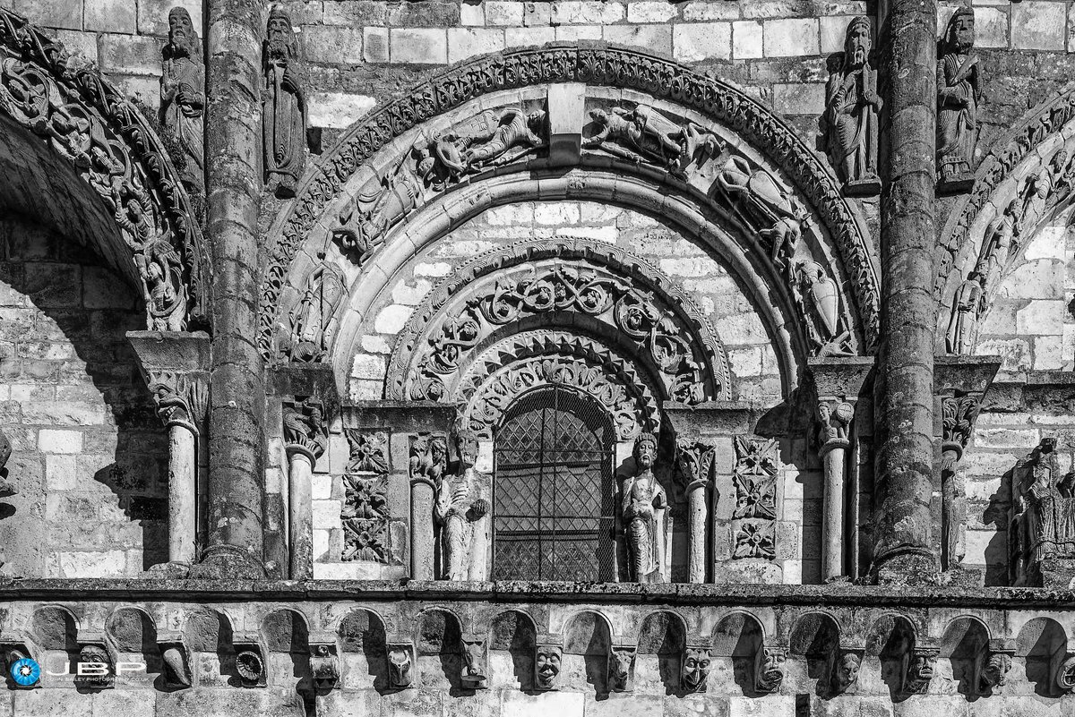 JBPhotos_UK's tweet photo. #StoneworkOnSunday #SaintNicolas #Civray
#France #12thCentury https://t.co/jVyRie7qMs