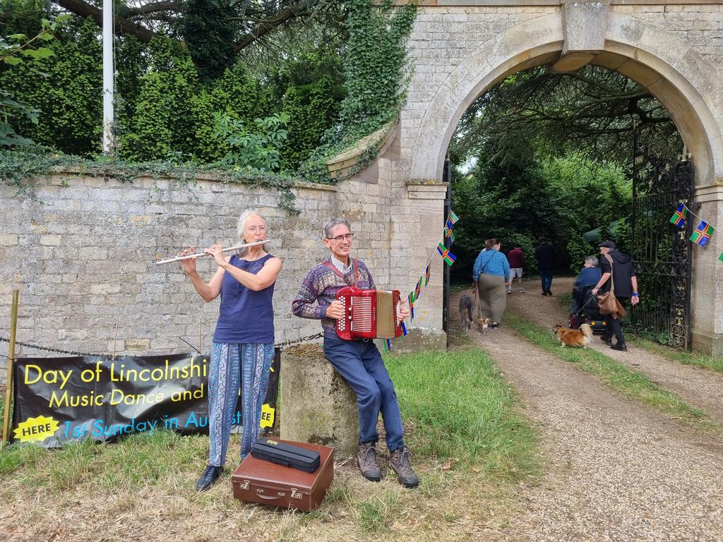 OvertonMarianne's tweet photo. A warm welcome to #Leadenham Folk Festival today! Day of Lincolnshire Folk 11am til dusk #folkmusic https://t.co/aNxQWyJ1K0