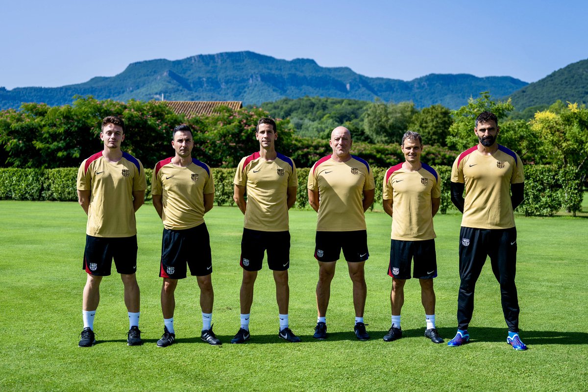 AlbertSanchezSa's tweet photo. Acabem l’stage amb molt bones sensacions!
Seguim treballant💪🏼
@FCBarcelonaB @Royalverd_tc https://t.co/6DGokh5TH3