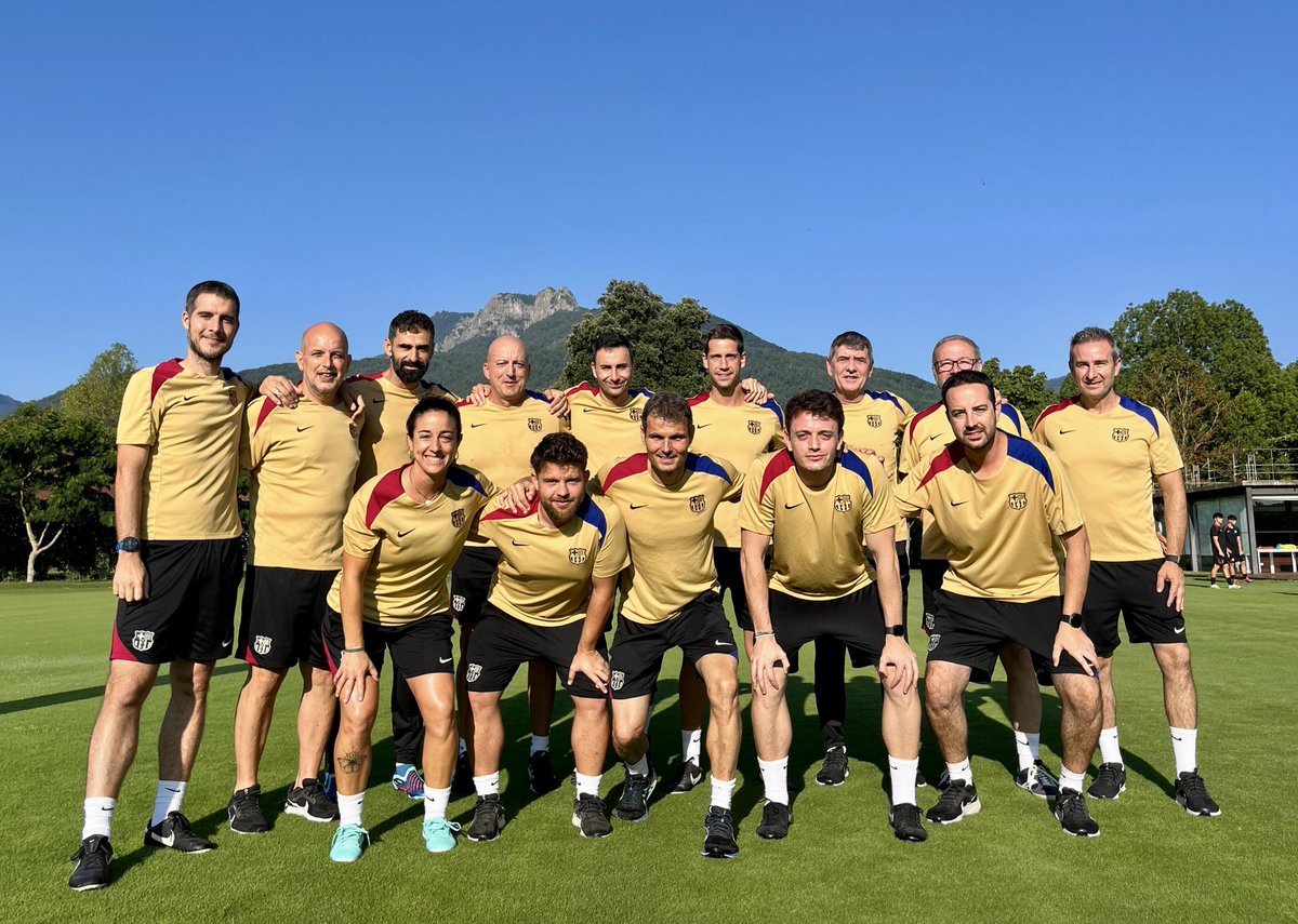 AlbertSanchezSa's tweet photo. Acabem l’stage amb molt bones sensacions!
Seguim treballant💪🏼
@FCBarcelonaB @Royalverd_tc https://t.co/6DGokh5TH3