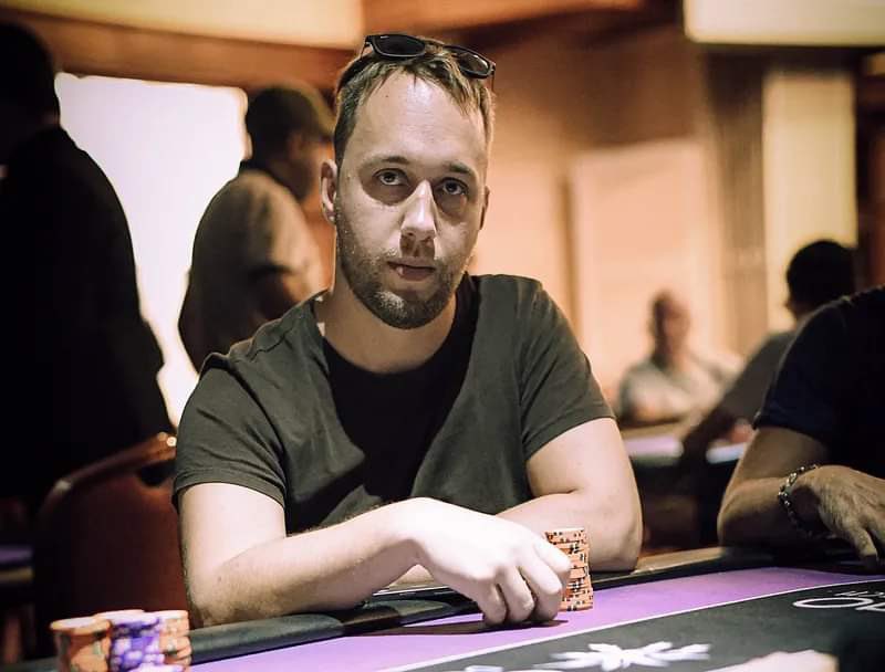 Live_Poker's tweet photo. Fabian Rolli chipleader du Main Event du Marrakech Poker Open 2024, Sonny Franco dans le peloton de tête, qui remportera le titre ?
https://t.co/EmfpV09sXX
(Crédit photo : PokerNews)
#mpo #mainevent #tablefinale #suissevsfrance #titlehunting https://t.co/1i8Jwf2yr6