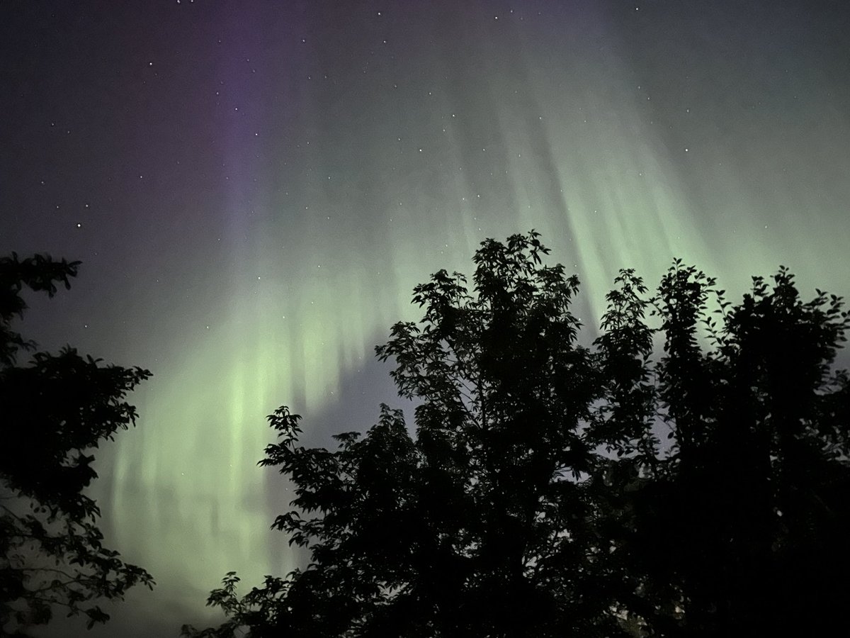 ginnylou403's tweet photo. Auroras right now August 4 4:27am Diamond Valley AB southwest of Calgary. West of okotoks. #aurora #northernlights #yyc #calgary #okotoks #southernalberta https://t.co/QwbbuOzo1B