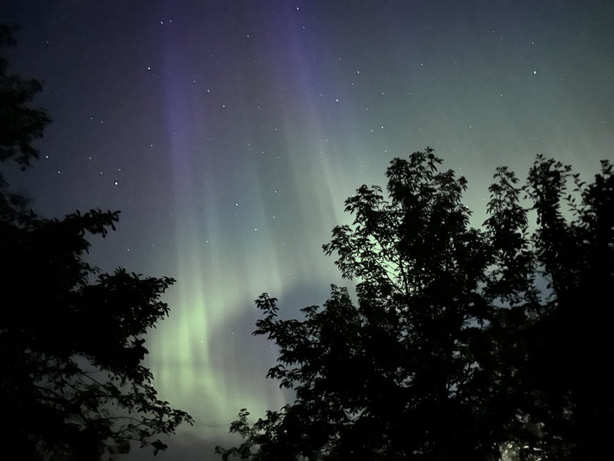 ginnylou403's tweet photo. Auroras right now August 4 4:27am Diamond Valley AB southwest of Calgary. West of okotoks. #aurora #northernlights #yyc #calgary #okotoks #southernalberta https://t.co/QwbbuOzo1B