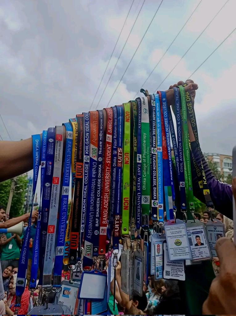 G12104124's tweet photo. Visual representation of "Unity is strength".🇧🇩🇧🇩🇧🇩
#StepdownfacistHasina #StepDownHasina #StepDownHasina #StepDownHasina
#BangladeshUnderAttack
#RaiseAgainstInjustice
#SaveBangladeshiStudents
#StepDownHasina
#RedForJustice
#JulyMassacre
#StudrntsDeserveJustice https://t.co/KFb9kXeIdR