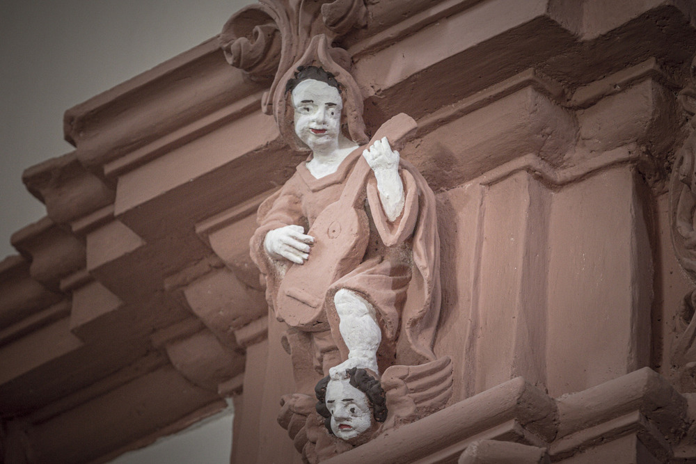 【超希少】✞ゴシック様式祭壇＋マリア像2体＋天使像　カトリック スペインの教会の修復された天使像 どれも傑作すぎて笑いが止まらない