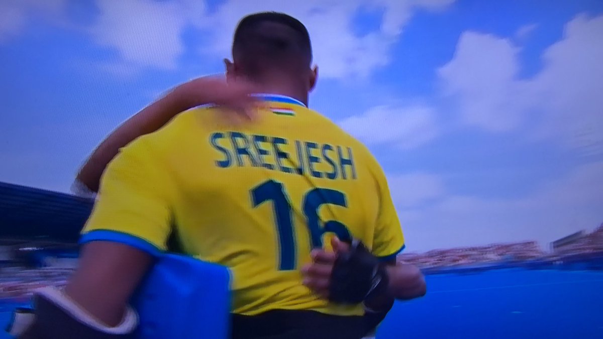 Udit_Del's tweet photo. Hockey QF 🇮🇳 vs 🇬🇧 
1) Team  red card down to 10 men Q1 
2) 1-0 by Hamanpreet Singh 
3) GBR equalize 1-1 
4 ) Green Card to India ,9 men 
5) India defend 1-1
6) Penalty Shootout with Sreejesh defending 2 penalties to win 4-2 knocking out GBR 

#IndiaAtOlympics #OlympicGames https://t.co/Woz1fXoJcN