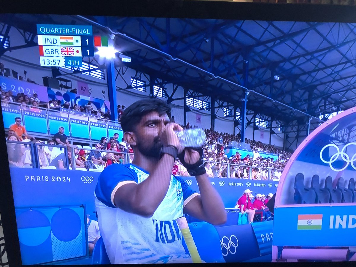 Udit_Del's tweet photo. Hockey QF 🇮🇳 vs 🇬🇧 
1) Team  red card down to 10 men Q1 
2) 1-0 by Hamanpreet Singh 
3) GBR equalize 1-1 
4 ) Green Card to India ,9 men 
5) India defend 1-1
6) Penalty Shootout with Sreejesh defending 2 penalties to win 4-2 knocking out GBR 

#IndiaAtOlympics #OlympicGames https://t.co/Woz1fXoJcN