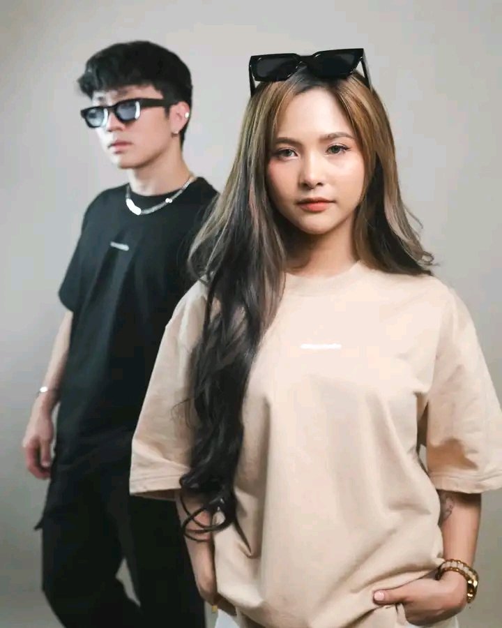 mykindofdiary16's tweet photo. Bagay yung t-shirt, bagay pa sa isat-isa 🔥🧡 https://t.co/VQcQ8pBXVm