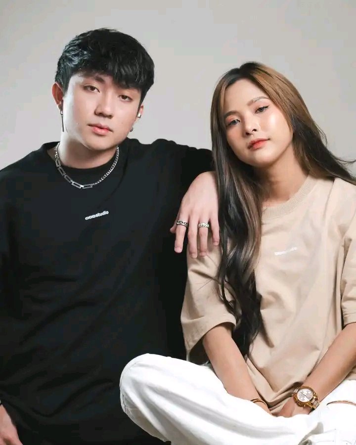 mykindofdiary16's tweet photo. Bagay yung t-shirt, bagay pa sa isat-isa 🔥🧡 https://t.co/VQcQ8pBXVm