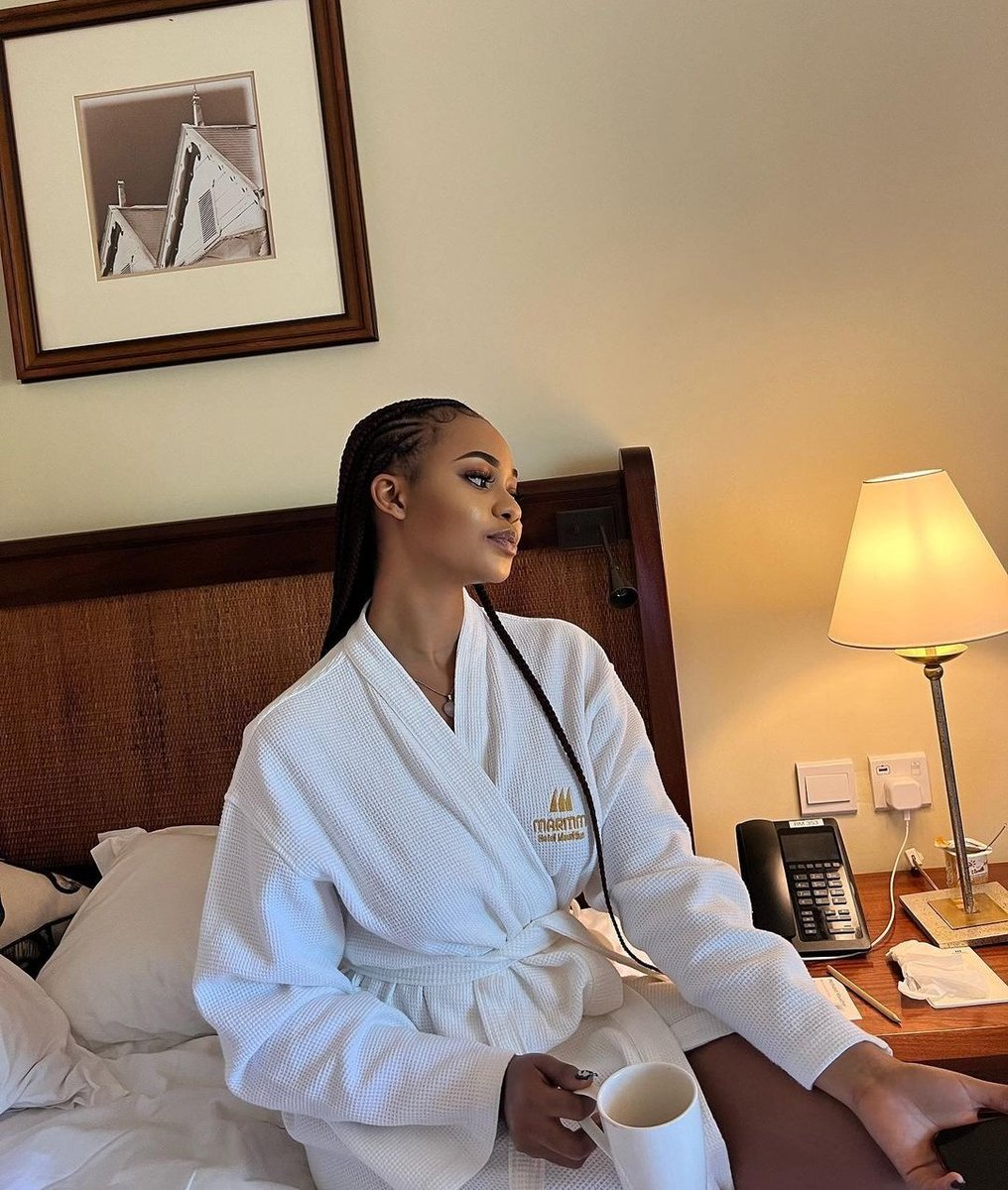 PropagandaNCI's tweet photo. Victoria is considering doing braids, please it would eat 🙏🏾🙏🏾🙏🏾

#BBNaija https://t.co/nr3wtJjEmA