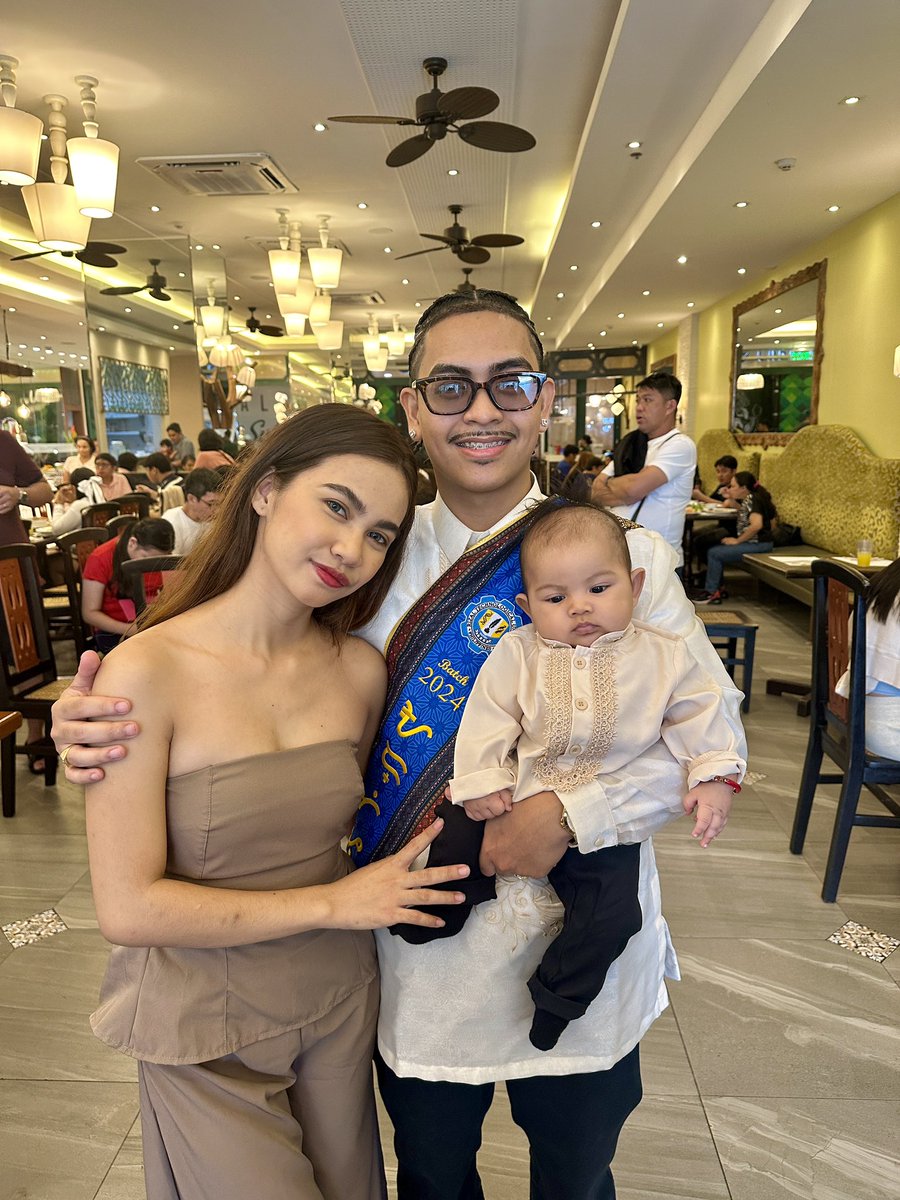 dendennico's tweet photo. Proof that life doesn’t end when we saw the two lines. You actually spark our dreams even more🤍🤍🤍

Momma and Papa did it! All for you!
2023 &amp; 2024 👩‍🎓👨‍🎓🎓✨ https://t.co/xMBHVwPlyA