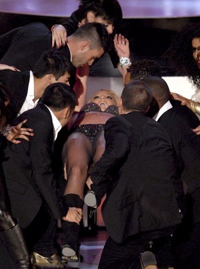 britney_global's tweet photo. Blackout moodboard https://t.co/kXZAMzboaf