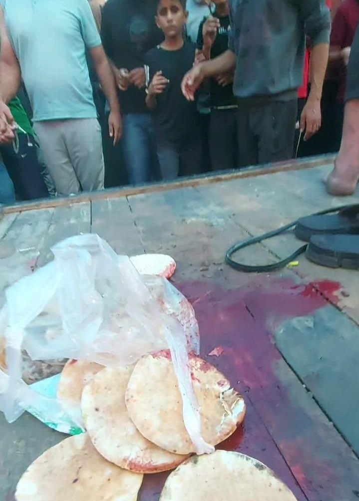 Influencerlar:

“Yaaa Instagramı kapattınız ekmeğimizle oynadınız”

O sırada ekmeği kana bulanan Gazzeliler: