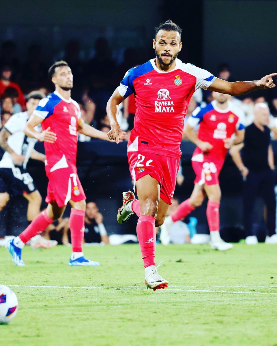 DeadlineDayLive's tweet photo. 🚨 Martin Braithwaite wants to BUY La Liga club Espanyol, despite just leaving them. 🇩🇰🤑✅

One of the reasons why he wants to buy them is because he was very unhappy with how the management treated him. 

(Source: @MARCA) https://t.co/UJYlOO1Wgf