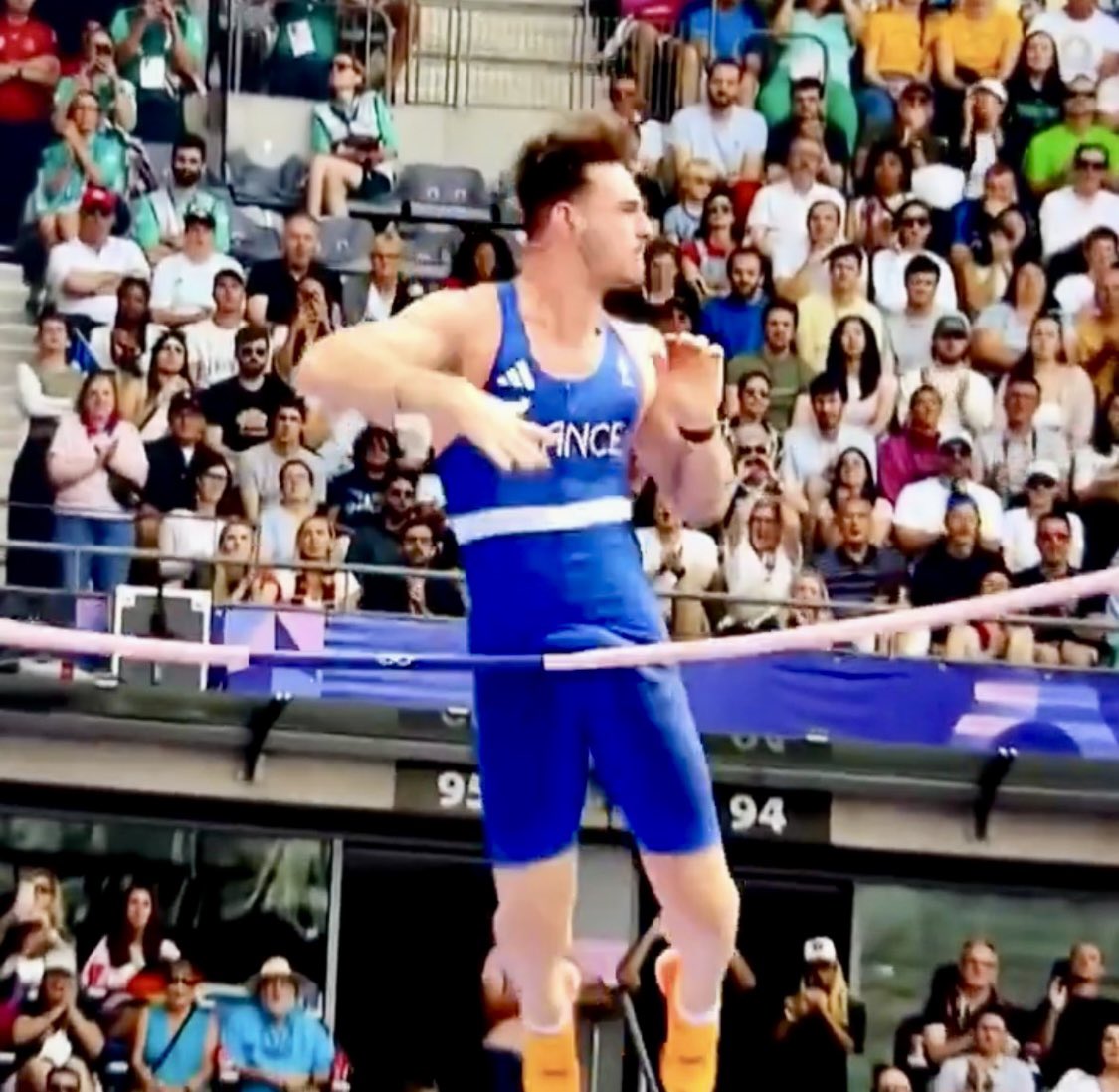 Scassuocchio's tweet photo. #Ammirati... Antony che tradisce le sue lungheeee... Origini Italiane.
#olimpiadi2024 #OlimpiadiParigi2024 #saltoconlasta https://t.co/BEdgxhDbBe