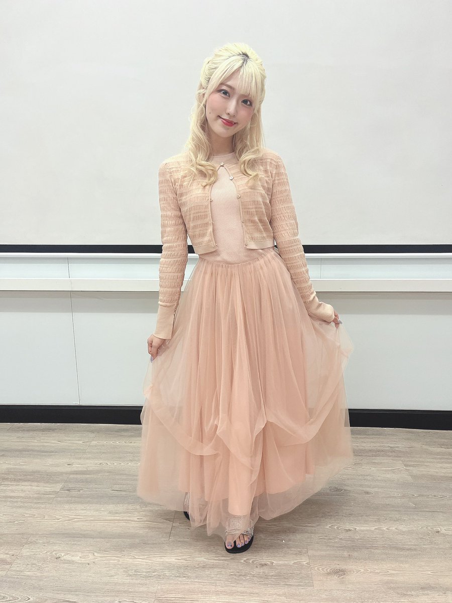 s_hitomi_'s tweet photo. 昨日のわたしです。

真乃をイメージして揃えてみました🌸
ヘアスタイルも華やかだ〜！ https://t.co/xCEU25i7L6