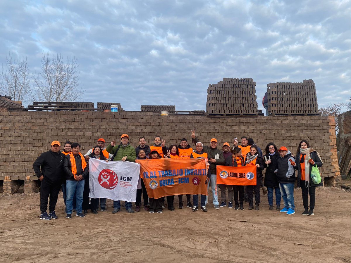 ElArgentinoOk's tweet photo. 📢 @AmbetYuson y la #ICM apoyan la lucha de la #UOLRA en San Andrés de Giles

📌 La Internacional de la Construcción y la Madera valoró los avances del programa de fortalecimiento comunitario del sindicato #Ladrillero https://t.co/Z5IBgjuRlW https://t.co/vyd7atSTME