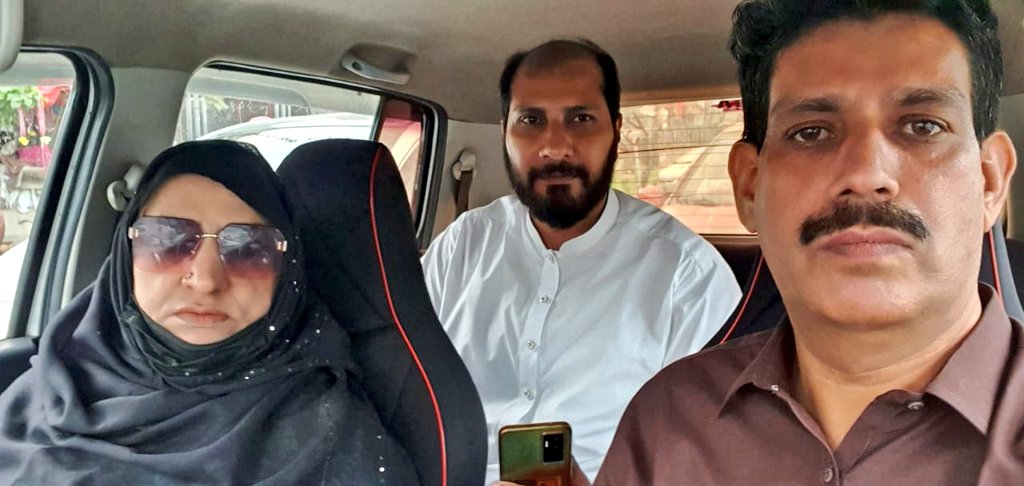 MianAbbasPmln1's tweet photo. احمد اسحاق جہانگیر ڈی جی ایف ائی اے کے صاحبزادے مرحوم احمد نبی نور کہ رسم چہلم کے ختم شریف میں باجی تنویر چوہدری اور میاں شمشاد کےہمراہ شرکت کے بعد واپسی اللہ پاک احمد نبی نور کو اپنی جوار رحمت میں اعلی مقام عطا فرمائے اور والدین کو جوان بیٹے کی وفات پر صب�� جمیل عطا فرمائے آمین🤲 https://t.co/CRt1FqoJ43