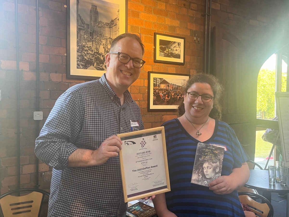 BHHillustration's tweet photo. I’m so glad to see that The Left Handed Booksellers of London, by @garthnix, with my cover has won an award! It was a beautiful story to work on, I enjoyed reading it so much. Thank You @utzbooks. https://t.co/0vEkel4fva
