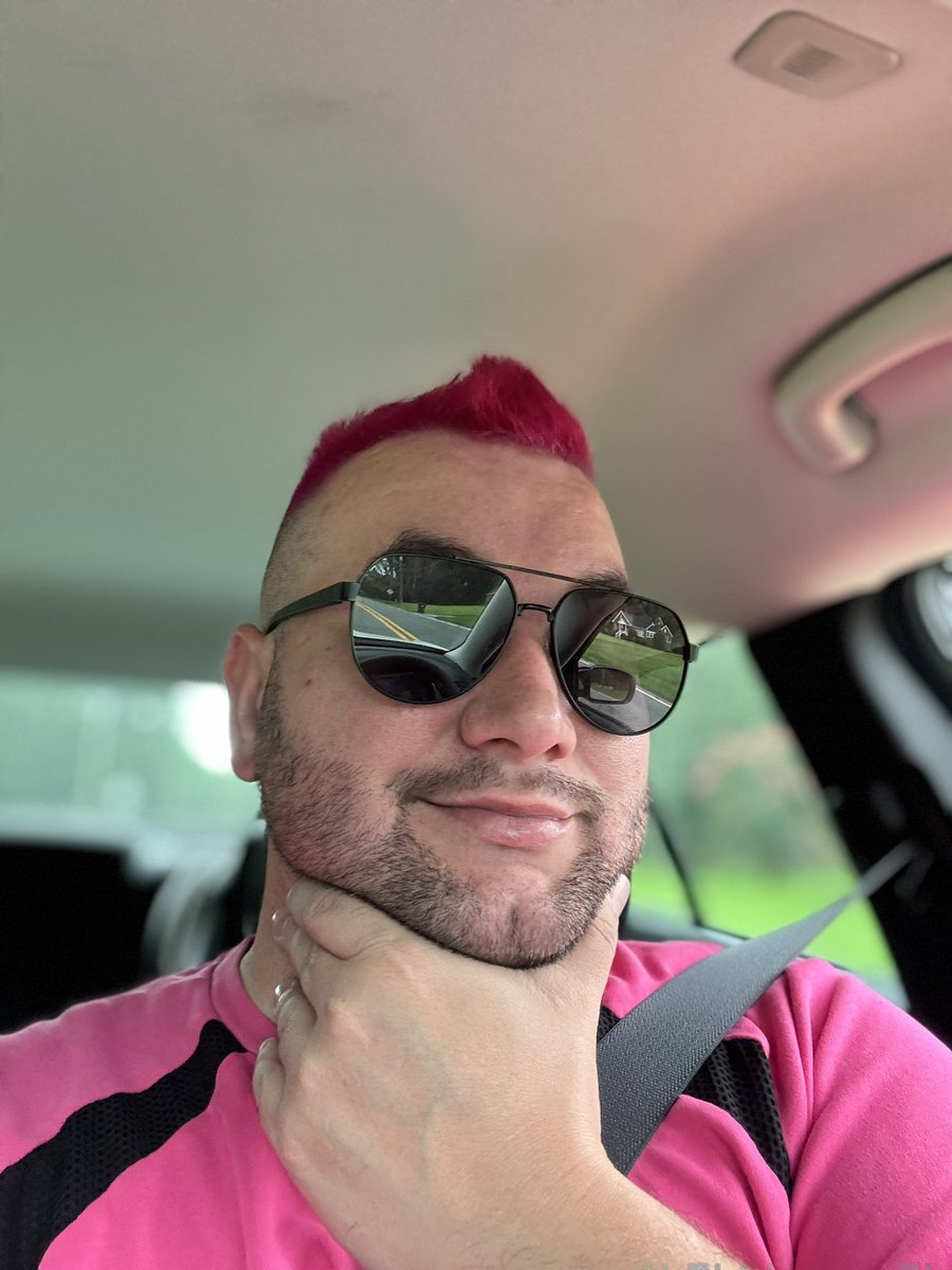 MagentaWeird0's tweet photo. Guess who’s back,back again?
Magenta Steve’s back, tell your friend’s https://t.co/XuLx7Q3yA8