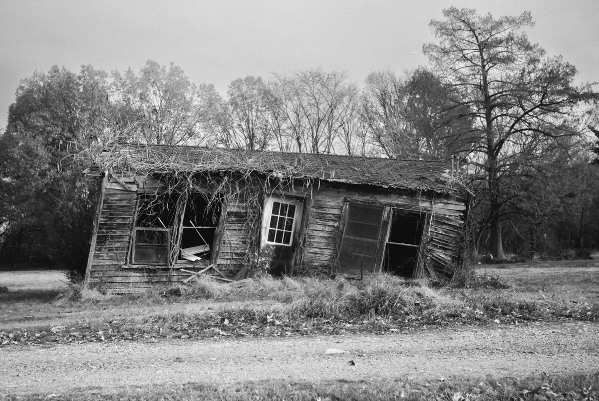 Slanted house ruins #photography #arkansas #leica #m2 #blackandwhite
