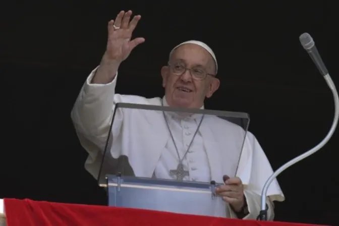 Papa Francisco: 
Sólo el amor, y no las cosas materiales, pueden llenar la vida

￼El Papa Francisco reflexionó hoy antes del rezo del Ángelus dominical en la Plaza de San Pedro en el Vaticano sobre la relación que tenemos con los bienes materiales, y aseguró que “las cosas