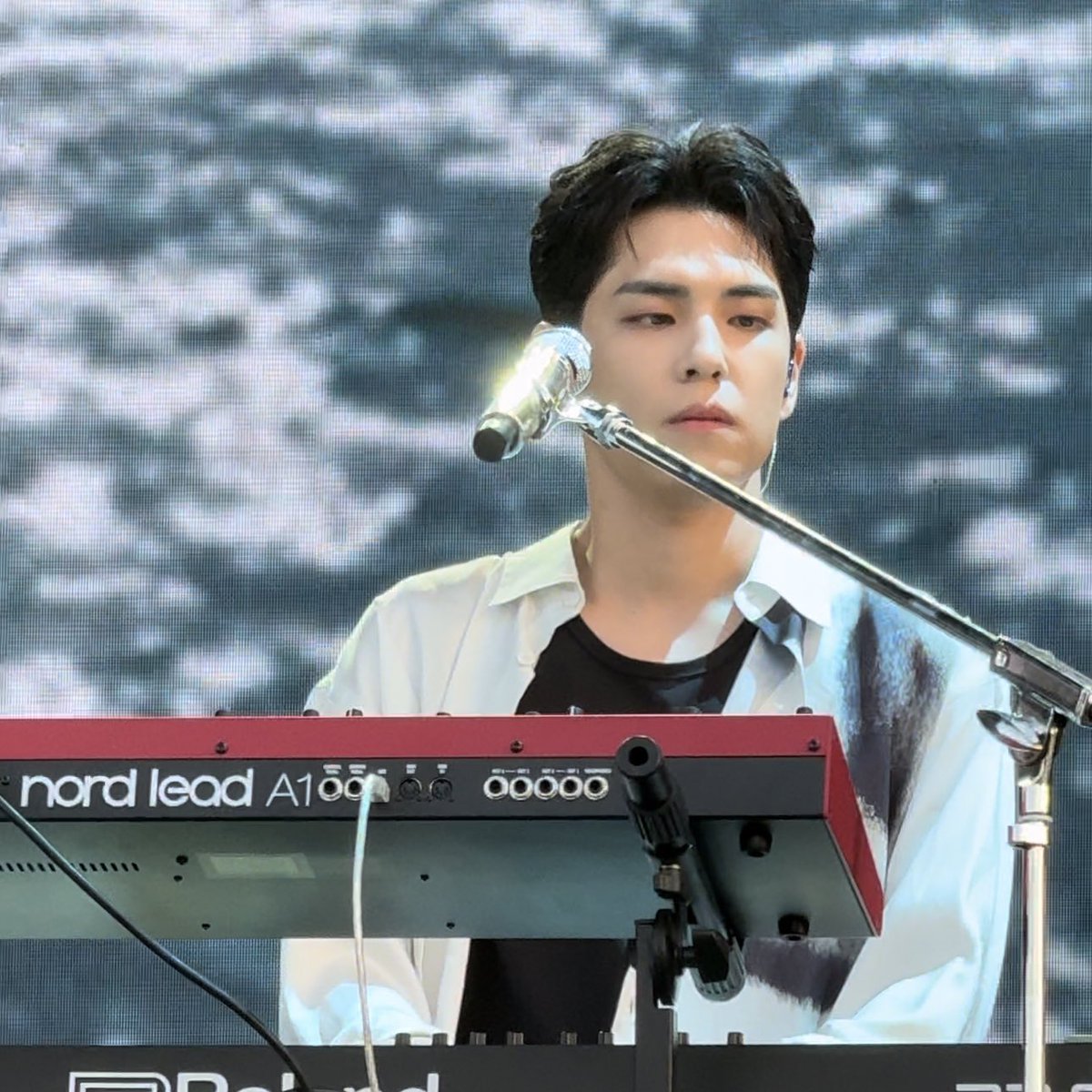 eatyoungk's tweet photo. se-papa rock n roll itu! 🙂‍↕️🤟🏻 https://t.co/u5tZLdFdcj