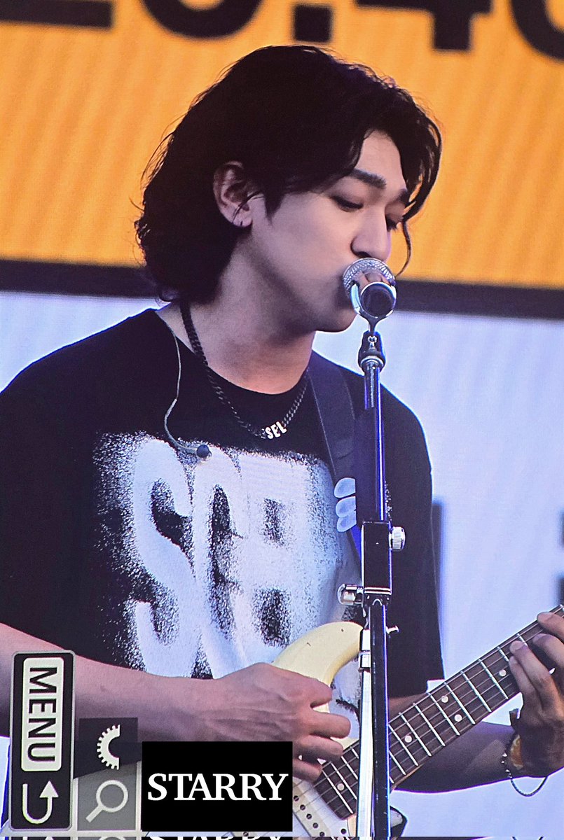 eatyoungk's tweet photo. se-papa rock n roll itu! 🙂‍↕️🤟🏻 https://t.co/u5tZLdFdcj