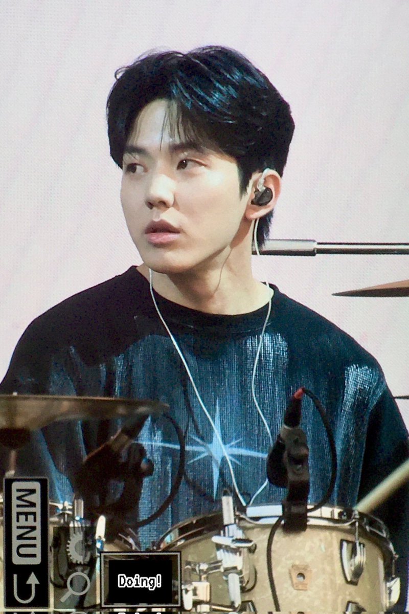 eatyoungk's tweet photo. se-papa rock n roll itu! 🙂‍↕️🤟🏻 https://t.co/u5tZLdFdcj