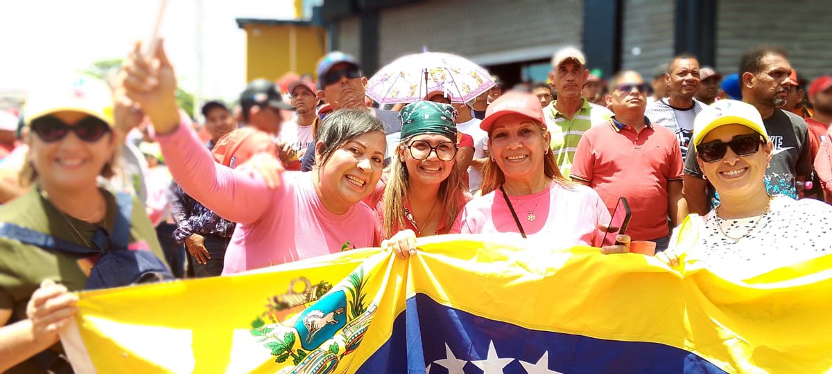 VicePre97615571's tweet photo. Las mujeres de Cumaná  Edo Sucre marcharon por la paz y con mucha alegría en apoyo al Presidente Nicolás Maduro 🇻🇪
#SucreMarchoPorLaPaz
@NicolasMaduro 
@DivaGuzmanLeon 
@AmandaJ34142684 
@VpPsuvMujeres 
@PartidoPSUV https://t.co/JomzCXrqn8