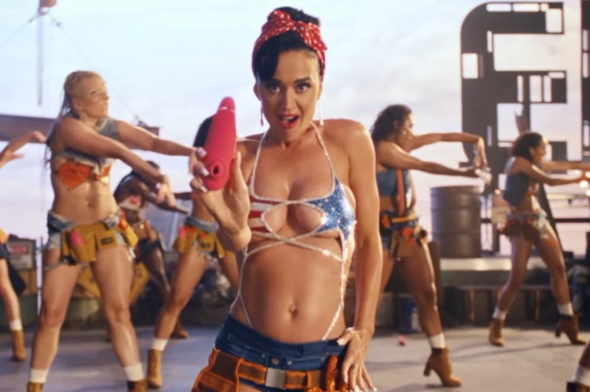 RemoteFunUK's tweet photo. That's a colab I didn't see coming! (no pun intended): @katyperry X @lovehoneyoffical  

It's the @womanizerglobal 'Premium 2 cl1t sucker' Katy shows off in her 'Woman's World' video, if you're curious...
https://t.co/RxFk32oSGJ

#lovehoney #womanizer #itsawomansworld #katyperry https://t.co/Xr216dBNez
