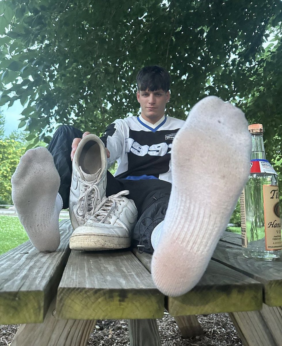 masterjohnyy's tweet photo. RT if you wanna sniff!! 😈

#gay #gayboy #gayaustria #gayspit #gaydominate #gaysocksfetisch #gaydomtop #gaymenfeetfetish #gayteenfeet #gaysniffsocks #gayfarts #gaywhitesockfetish #gaydom #dirty #socks #sniffmysocks #gayslave #gayfeet #gayfootfetish #feetslave #gaymaster #master https://t.co/wi8GQfmVBC