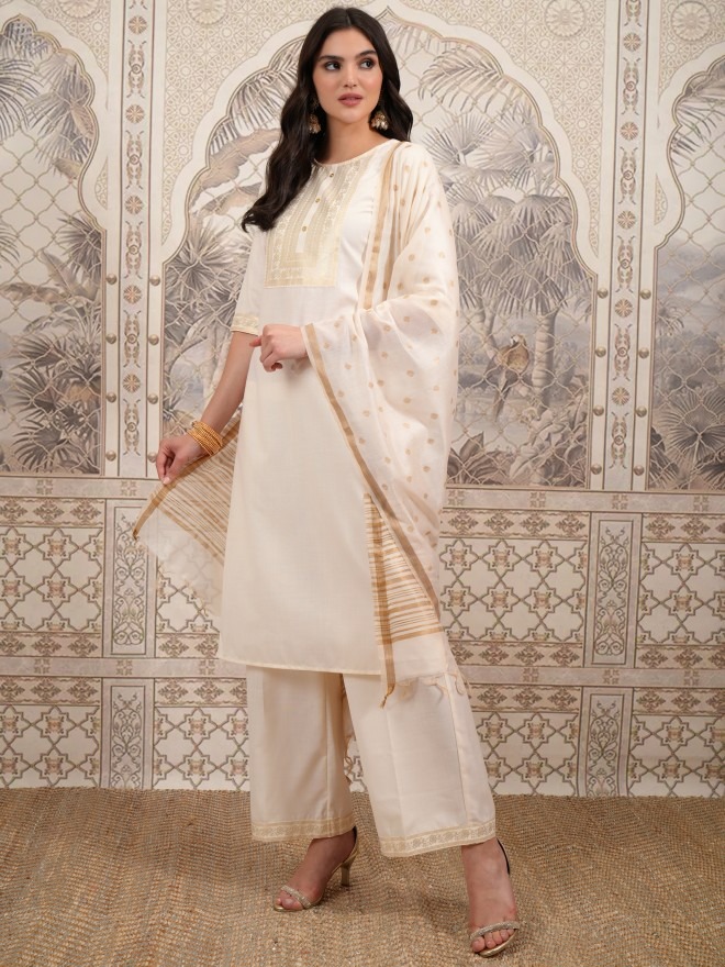 Freeecoupon's tweet photo. #Vishudh Cream Ethnic Motifs Printed #Kurta with #Palazzo &amp; #Dupatta at Rs. 620/-

#ShopNow: https://t.co/HtOI1uP9OS

#dealoftheday #dealhunter #dealfinder #deals #fashionable #Fashion #Kurtis #flashdeal #Myntra #myntrafinds #myntrafashion #myntrastudio #buynow #india #BestDeals https://t.co/6Ad7Qn3kq1