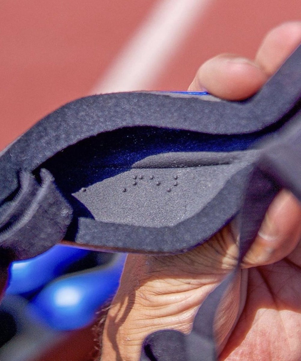 StreetFashion01's tweet photo. Blind Paralympic Athlete Lex Gillette’s custom Nike Goggles that read “No Need for Sight When you have Vision” in Braille🖤 https://t.co/cZ096OEX58