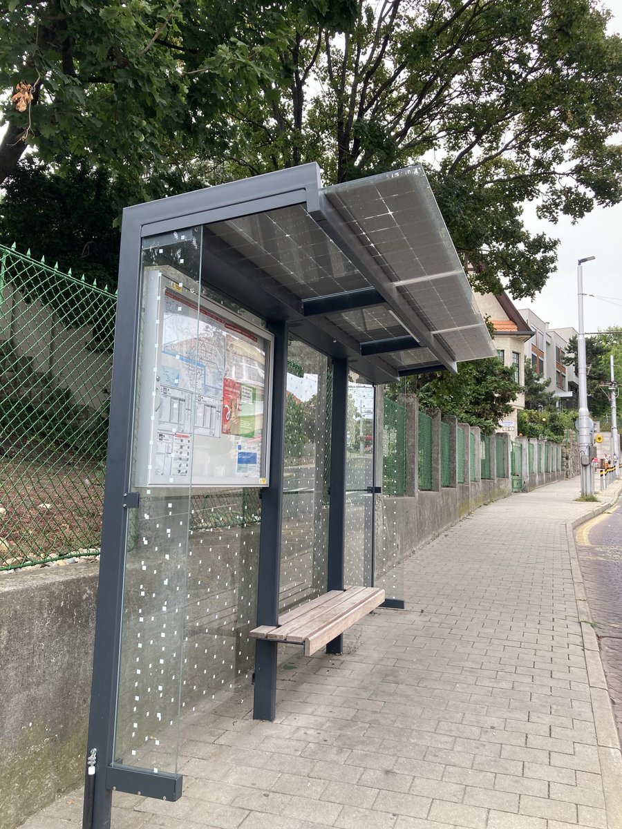 ⁦<a href="/BVG_Kampagne/">Weil wir dich lieben</a>⁩ kleine Solaranlagen auf Bushaltestellen finde ich ja eine smarte Lösung, wann in Berlin, da haben wir ja so ein paar von!?