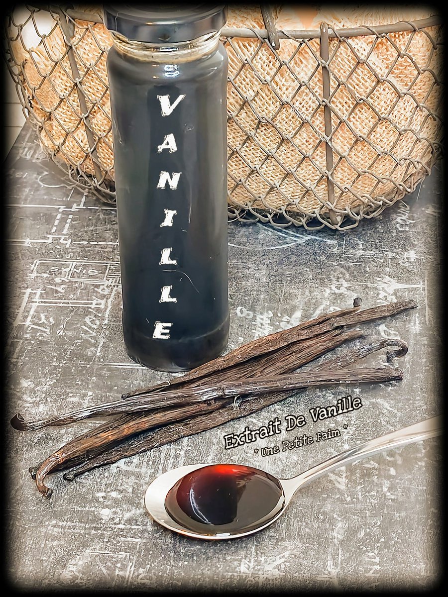 1petitefaim's tweet photo. Coucou mes gourmands
Grâce à cet extrait de vanille maison, toutes vos préparations seront parfumées à souhait
Bonne journée à tous
https://t.co/sWyHUhN4zU
#recette #base #extrait #vanille #muscovado #sucrecoco #cassonade #faitmaison https://t.co/2ViPUZffNt