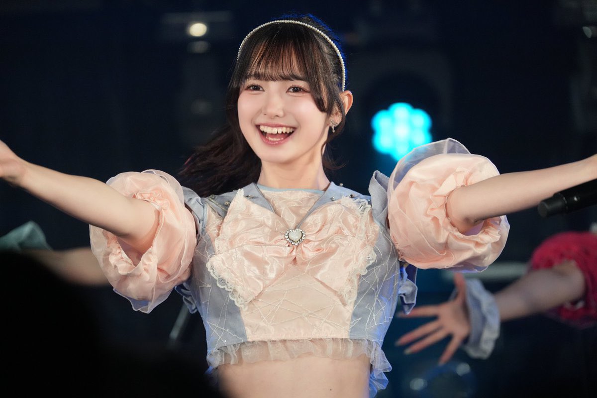 mydear2020_emi's tweet photo. 🌷︎miao CDデビュー3周年記念日🌷💫

自分自身、こんなにもアイドルっていう職業を愛し続けられると思ってなかった！🫧

まだまだ叶わない夢はいっぱいあるけど、それでも大好きな人に囲まれて歌って踊れる今が本当に幸せです。

いつも応援ありがとう💐♡ https://t.co/lmmkIKKfIW