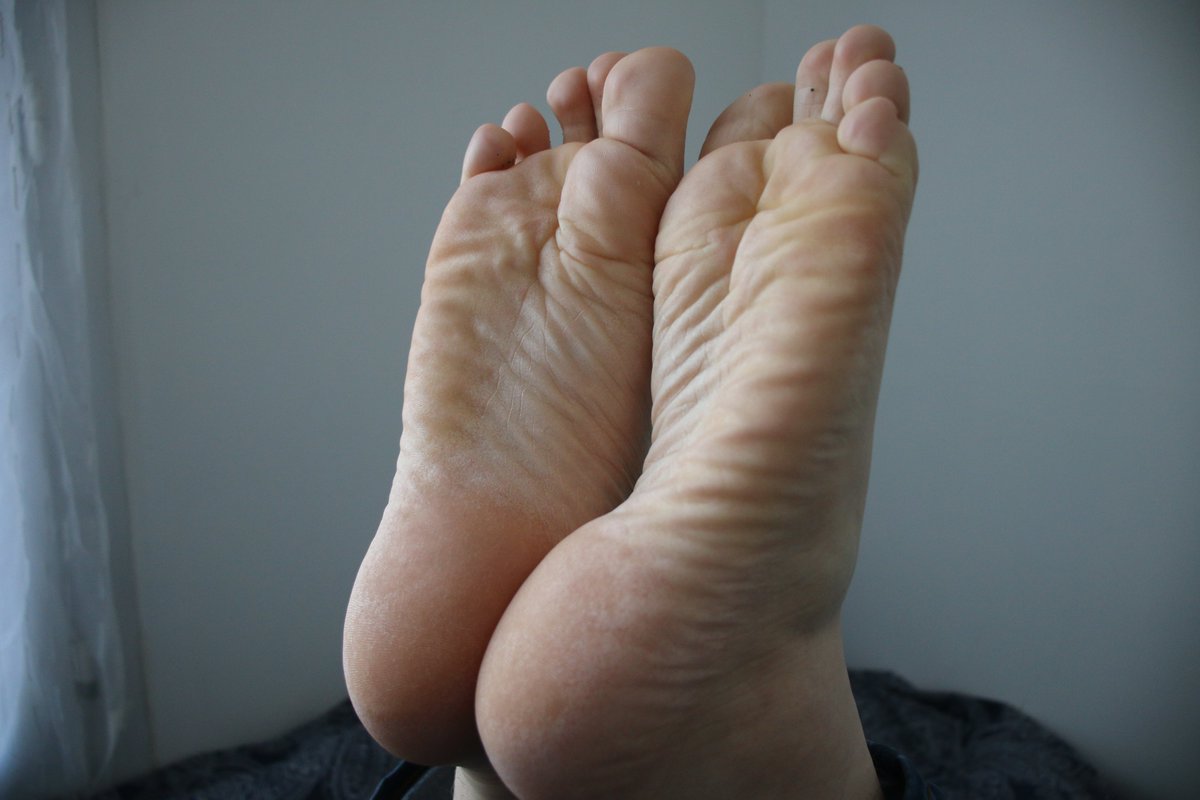 FootMysto's tweet photo. "Jeez, I don't understand why you want to take pictures of my feet so bad, but I guess that's kinda cute... Wait, why are you licking your lips?" https://t.co/2p4QPHF2nr