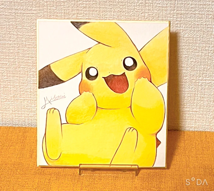 写真では綺麗に色味出てないけど、もうちょっと淡い感じで色紙に描けました