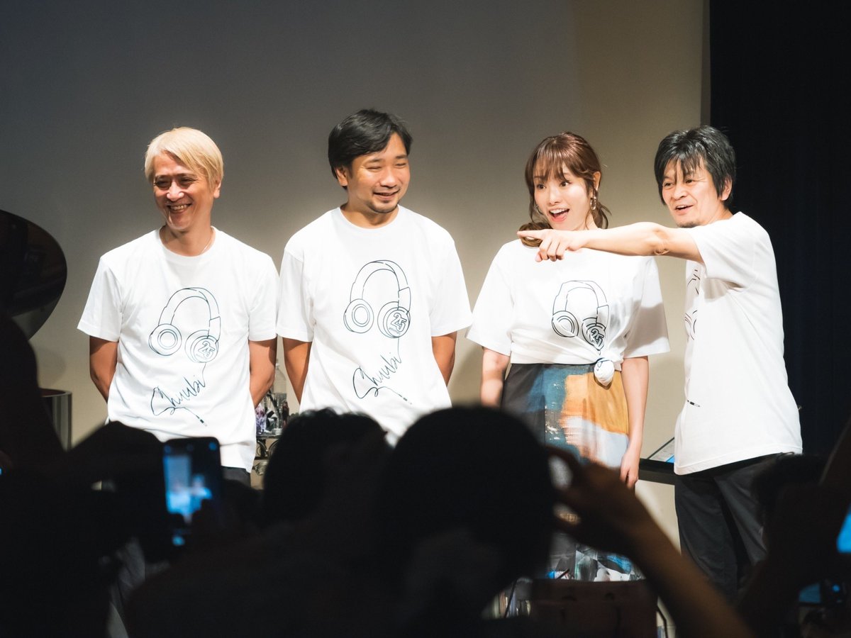 shuubishuubi's tweet image. お待たせしました！
本日20時よりグッズの通販がスタートします！ご希望の方はこちらのURLからお願いいたします💁‍♀️↓↓↓
shuubi.booth.pm

#SHUUBI #25周年
#thebestofshuubi
#ふたりぼっち
#オリジナル25周年Tシャツ
#アクリルスタンドキーホルダー